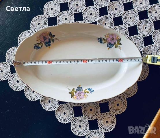 Чинии порцеланови, елипсовидни, и кръгли 19 бр. Дебел порцелан, Златен кант. БГ п-во,€47, снимка 2 - Чинии - 54167146