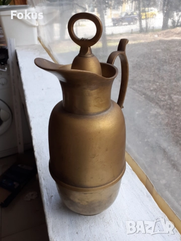 Стар бронзов декантер кана термос