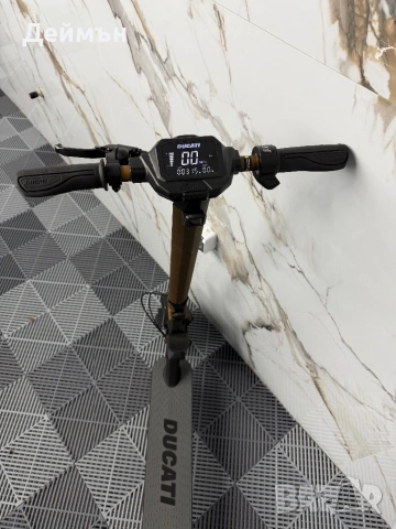 Продавам ел тротинетка Ducati pro 2 plus, снимка 7 - Мотоциклети и мототехника - 54276399