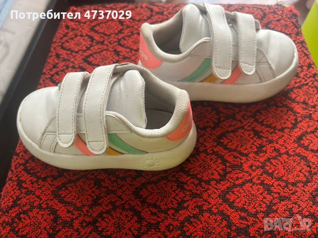 Детски маратонки Adidas 25 номер, снимка 3 - Детски маратонки - 54316176