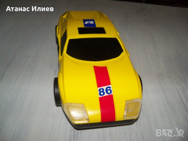 Пластмасова състезателна кола играчка соц , снимка 2 - Коли, камиони, мотори, писти - 31797578