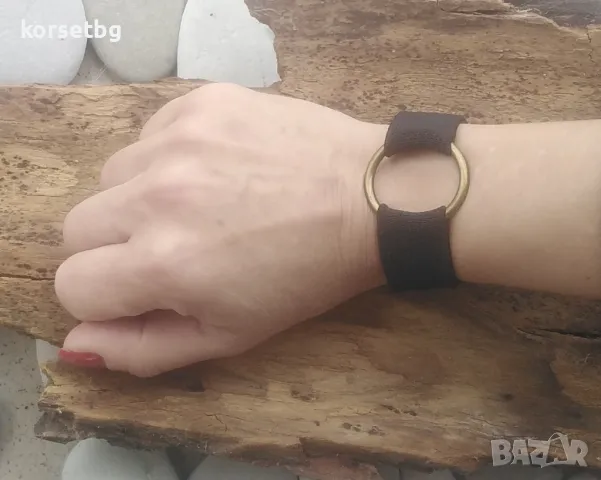 Дамска гривна с бронзова халка, ръчно изработена 8556, снимка 1