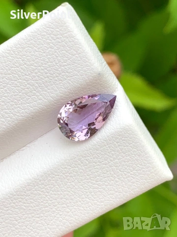Танзанит розов VVS с швейцарски сертификат 