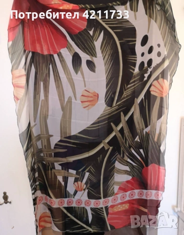 стилен прекрасен червен шал НОВО