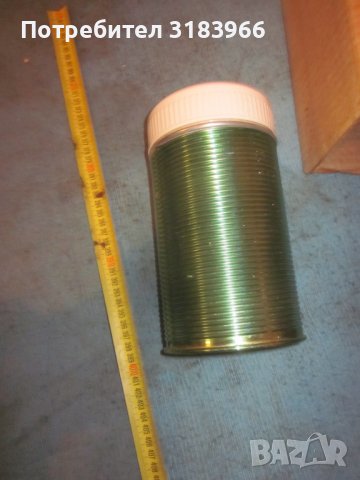 чисто нов голям  метален термос  с голям отвор 10 см