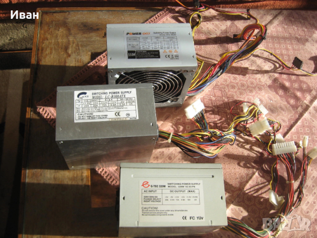 таблети и компютърни компоненти