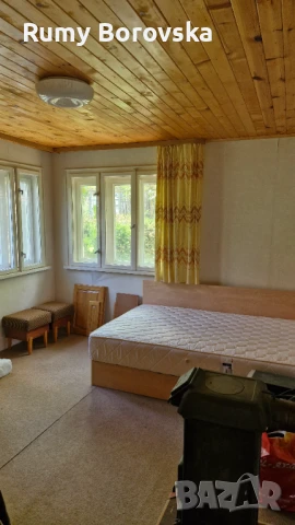 Къща с голям двор, работилница и гараж в гр. Омуртаг, снимка 14 - Къщи - 51324233