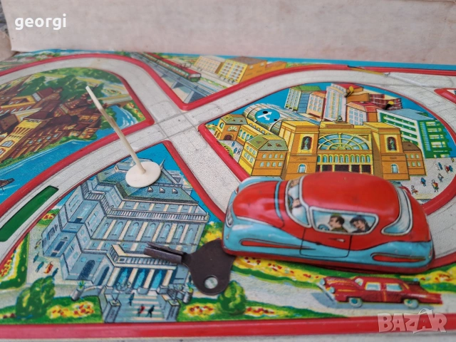 стара унгарска ламаринена играчка писта с коли, снимка 7 - Колекции - 53996300