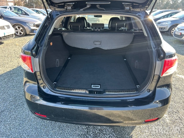 Toyota Avensis Бензин, снимка 12 - Автомобили и джипове - 52393202