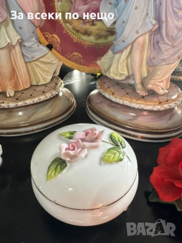 Бижутерката” прелестна  бижутерка на три крачета, немска, с великолепни 3D рози Код P2217, снимка 2 - Подаръци за жени - 54210941