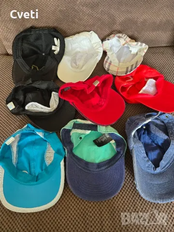 Лот от 9 бр шапки за 15лв общо