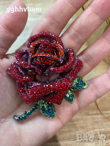 Брошка в кутия, снимка 2 - Други - 53214271