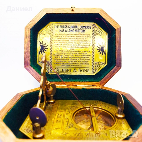Компас със слънчев часовник от масивен бронз в дървена кутия, снимка 2 - Морски сувенири - 35983647
