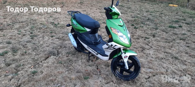 Скутер 870км. 49cc 4т. С документи 