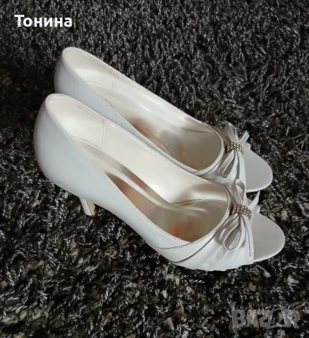 Дамски сандали с ток