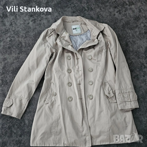  Бежов тренчкот