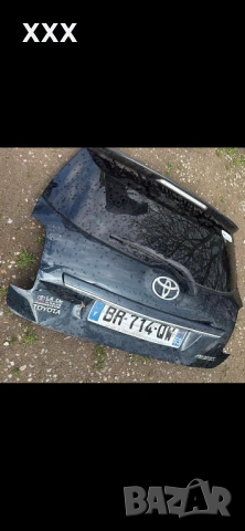 Задан капак за Toyota Auris 