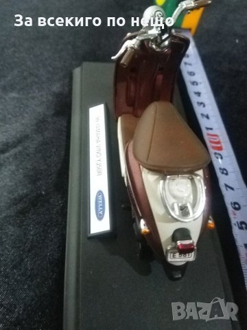 Макет на "YAMAHA VINO YJ50R 1999 г. ( WELLY ), снимка 4 - Колекции - 30767721