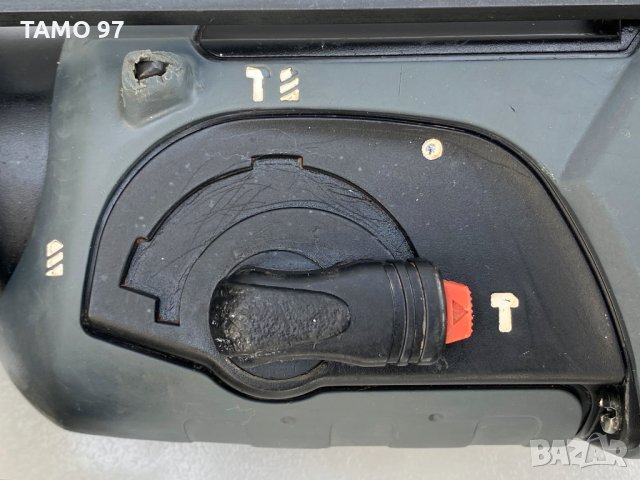 Перфоратор Makita HR2470T 780W 2.4J със сменяем патронник!, снимка 4 - Перфоратори - 30541958