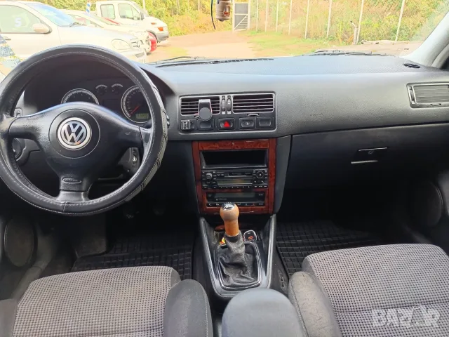 VW Bora 1.6i газ, снимка 9 - Автомобили и джипове - 56451859