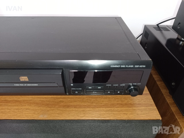продавам цд плеяр-SONY CDP-XE700, снимка 2 - Ресийвъри, усилватели, смесителни пултове - 52983559