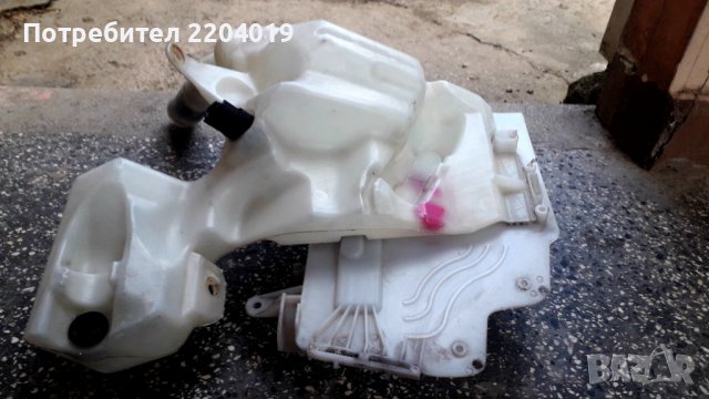 Казанче-течност за чистачки за Форд-С Маx,Галакси + датчик за нивото.., снимка 2 - Части - 38141655