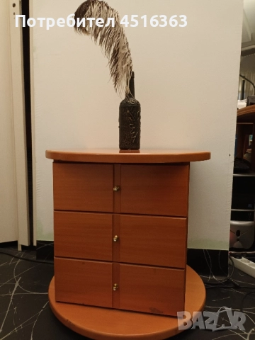 Нощни шкафчета и тоалетка от чам