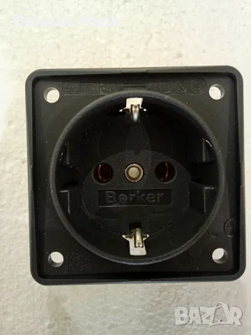 Вграден контакт за кемпер каравана лодка Berker Integro Flow 16A 250V