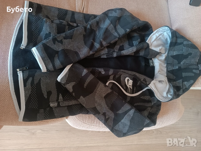 Екип Nike, снимка 5 - Спортни дрехи, екипи - 51791350