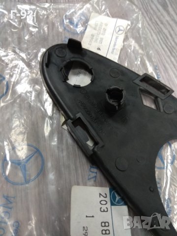 A2038850523**НОВО**W 203 решетка, броня с отвор за фарове за мъгла отляво, снимка 2 - Части - 31440759