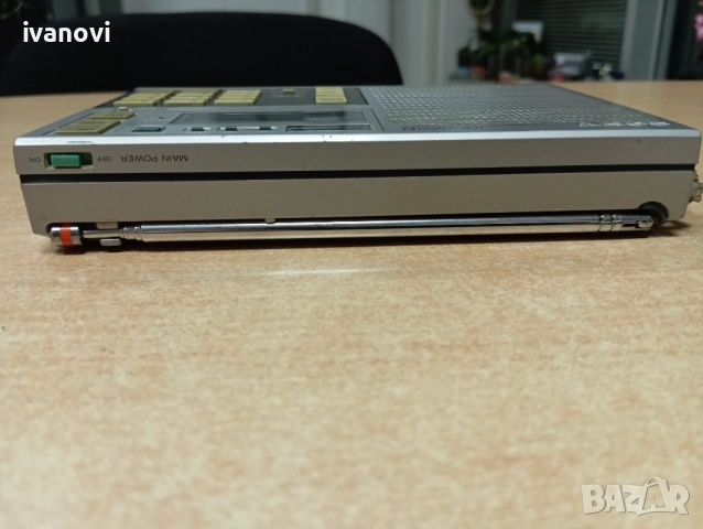 Sony ICF-7600D - оригинален портативен радиоприемник, снимка 5 - Радиокасетофони, транзистори - 52431647