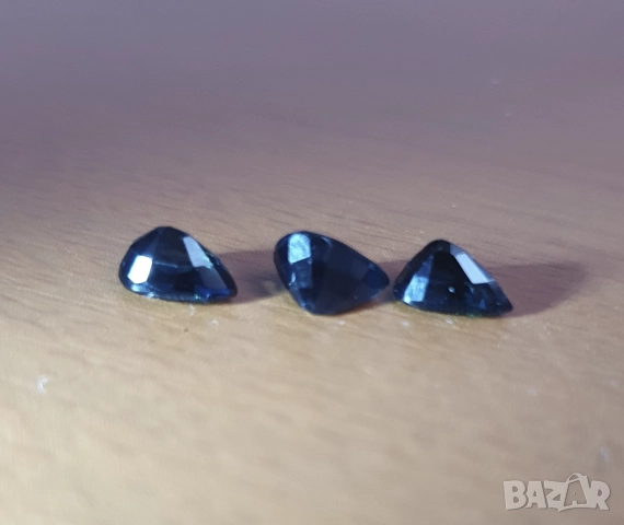 Естествени Сапфири Дълбоко сини Deep Blue 0.7 карата, снимка 4 - Други - 52573217