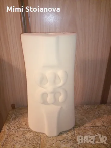 Красива керамична ваза 