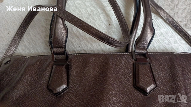 Дамска чанта, снимка 2 - Чанти - 54357759