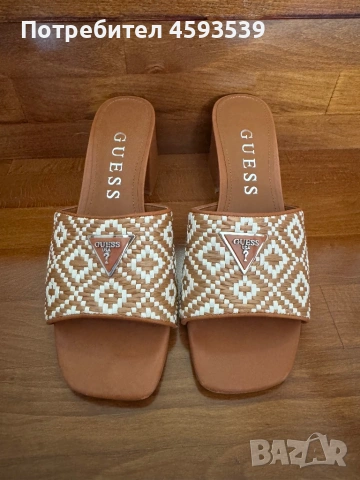 Оригинални чехли на Guess