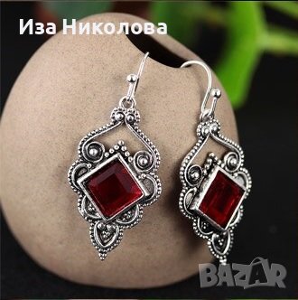 Обеци с рубини