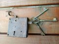 Стара брава с 3 ключа, снимка 1 - Антикварни и старинни предмети - 38053380