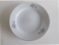 Порцеланова чиния , снимка 1 - Чинии - 37607432