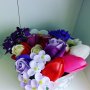 Голям букет с ароматни цветя от сапун в кутия сърце, снимка 1 - Декорация за дома - 31587295