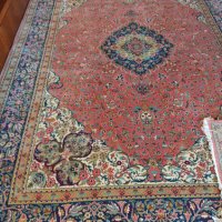 Персийски килим , снимка 1 - Антикварни и старинни предмети - 30573199