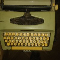 Стари пишещи машини, снимка 2 - Антикварни и старинни предмети - 29454265