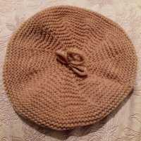 Дамска плетена шапка , снимка 4 - Шапки - 37134427
