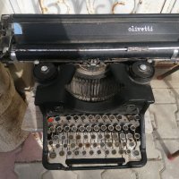Пишеща машина Olivetti , снимка 5 - Антикварни и старинни предмети - 32141475