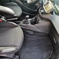 Peugeot 208 1.6HDi EURO6, снимка 9 - Автомобили и джипове - 42589386