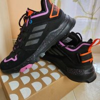 Продавам дамски маратонки adidas, снимка 5 - Кецове - 44179278