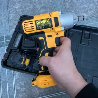 DeWalt 18V/5.0Ah  Акумулаторен ударен гайковерт с 2 батерии, снимка 2 - Други инструменти - 31531934