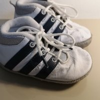 Бебешки обувки Adidas, снимка 1 - Бебешки обувки - 30708780