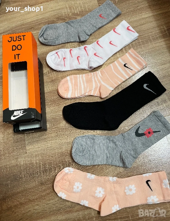 Различни модели дълги чорапи с кутия , снимка 1