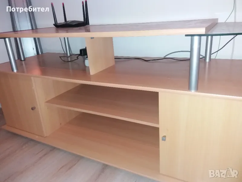 TV шкаф на колелца, снимка 1