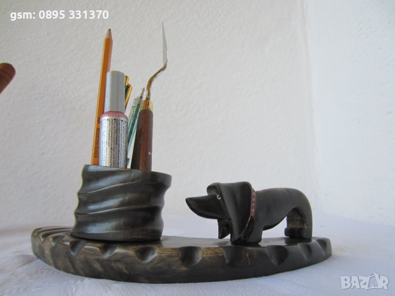 Стара мастилница или моливник от рог с дакел, снимка 1